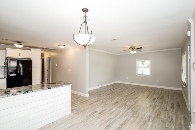 Photo - 603 Linwood Rd