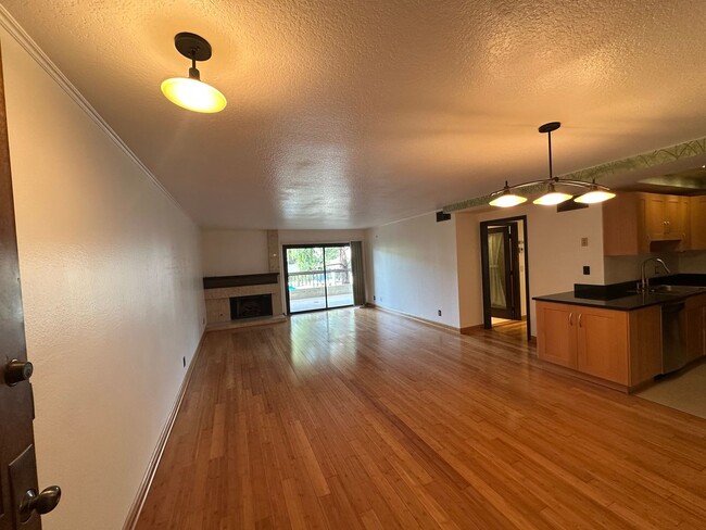 Photo - 2Bed/2Bath Corner Condo with Resort Amenities in Playa Del Rey