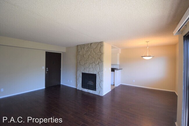 Photo - 1 br, 1 bath Apartment - 14710 Burbank Blv...