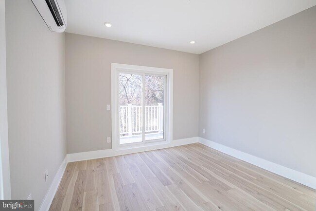 Photo - 720 N Preston St Unit 3R