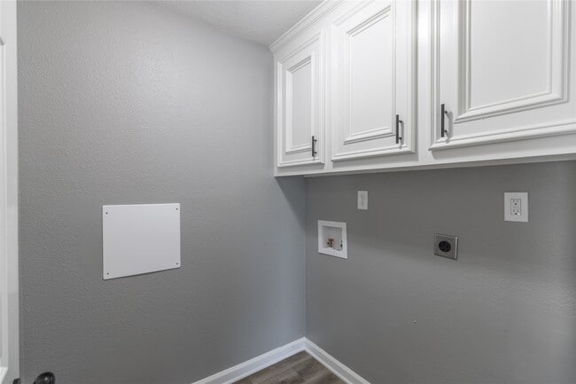 Building Photo - 725 10th St