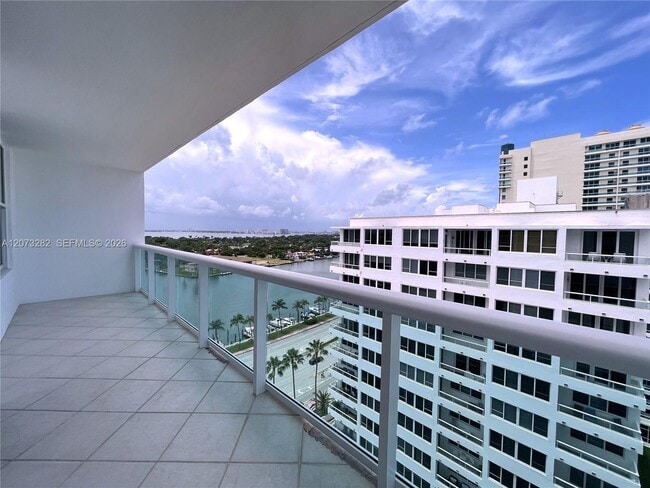 Photo - 5001 Collins Ave Unidad 15D