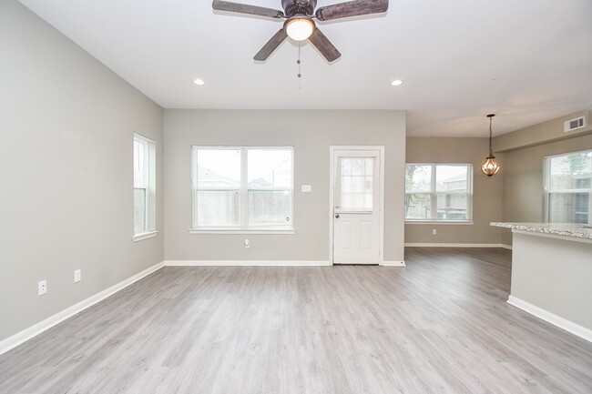 Building Photo - 8215 Bonaire St