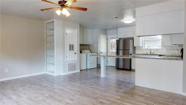 Photo - 3923 Olive St Unit B