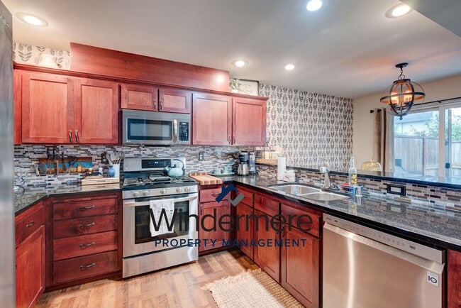 Photo - 3 Bed 2.5 Bath Townhome