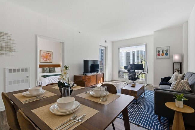 Building Photo - 1201 4th St