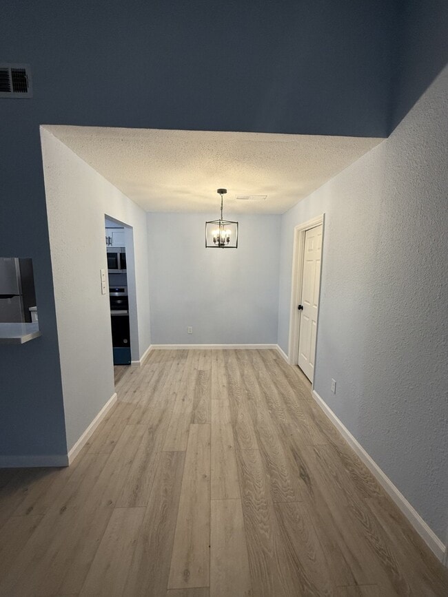 Building Photo - 12662 Ashford Meadow Dr Unit D Rental