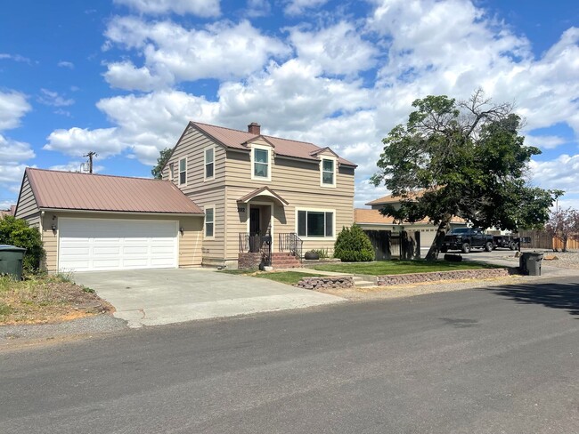 Beautifully Updated 4-Bedroom Home in the ... - Beautifully Updated 4-Bedroom Home in the ...