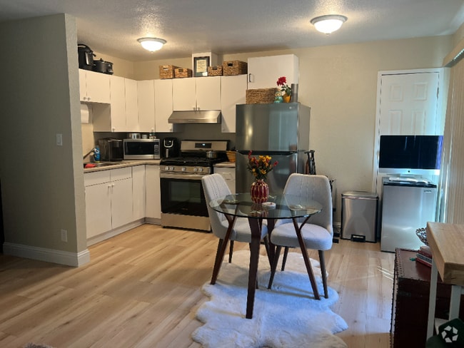 Building Photo - 2308 Pennsylvania Ave Rental