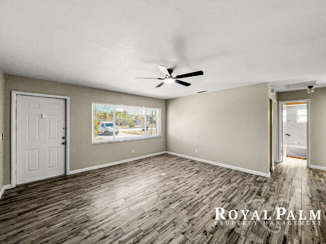 Photo - 2 Bed / 1 Bath | Fort Myers | Spring Into This One and Save $500 APPLY BY MAY 15!