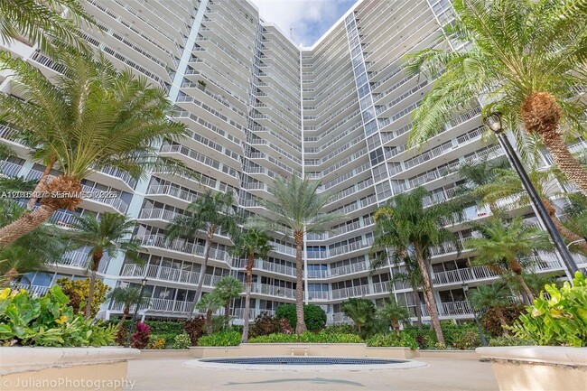 Building Photo - 7601 E Treasure Dr Unit 2210