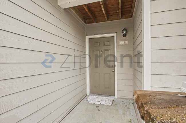Photo - 15060 NW Central Dr