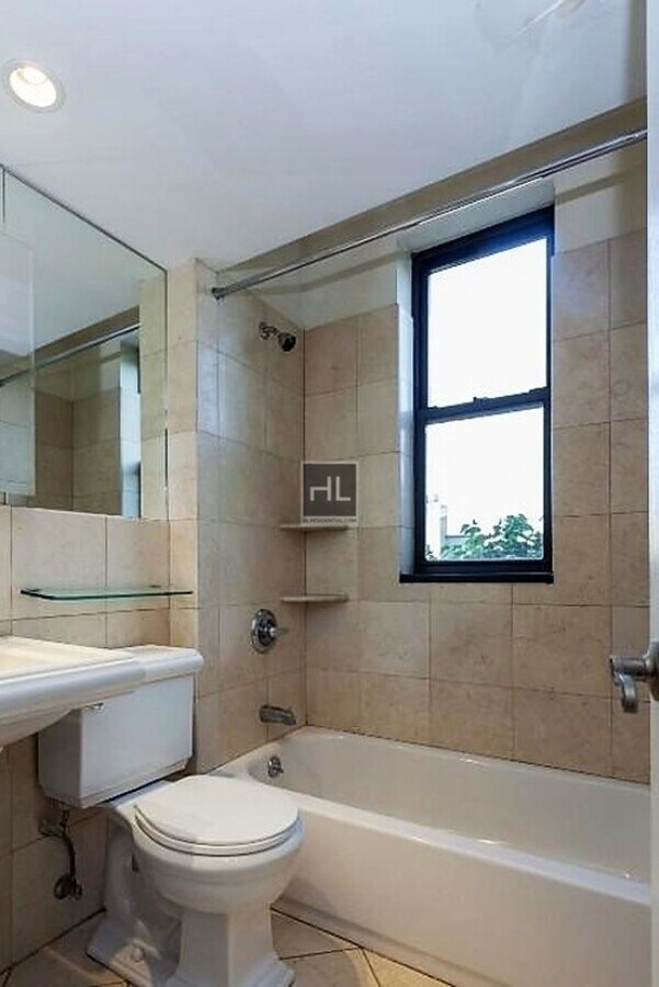 Photo - E 102ND ST. Unit 3E