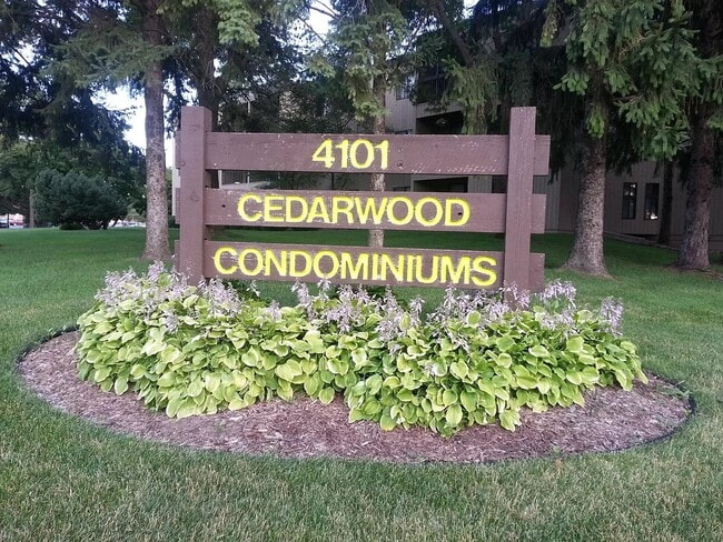 Building Photo - 4101 Parklawn Ave Unit 120