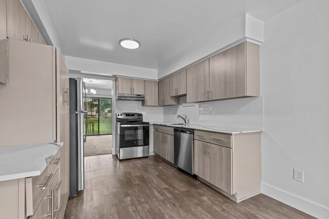 Photo - Edge At Farmington Hills - Farmington Hills, MI