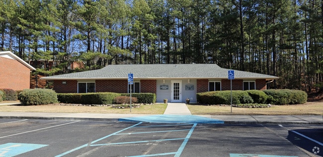 Photo - Kalmia Apartments