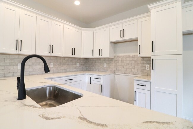 Photo - 100 Independence Ln