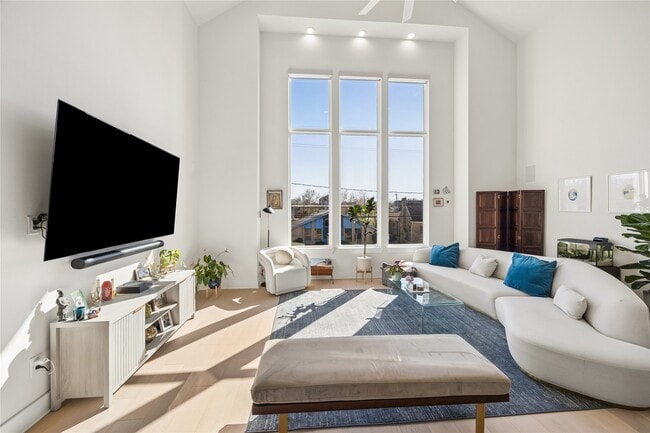 Building Photo - 3107 Webster St