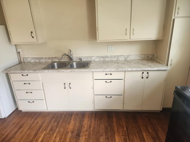 Kitchen APT B