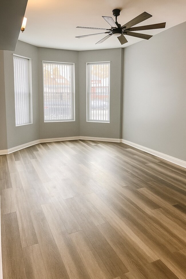 Photo - 5412 S Damen Ave