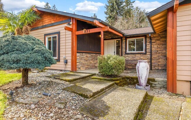 Photo - Stunning 3 Bed SFH on Cul-De-Sac, wonderfu...