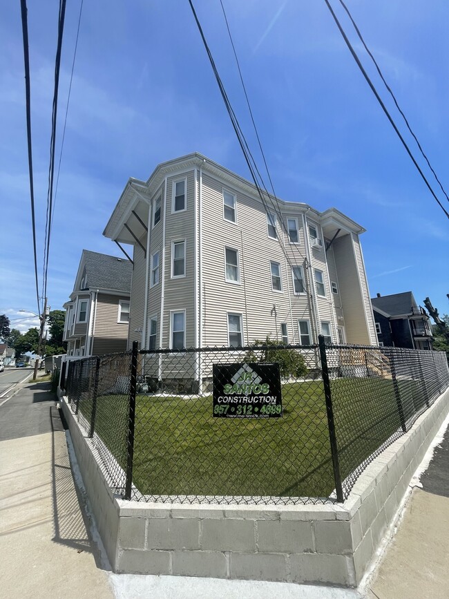 Building Photo - 92 Myrtle St Unit 1