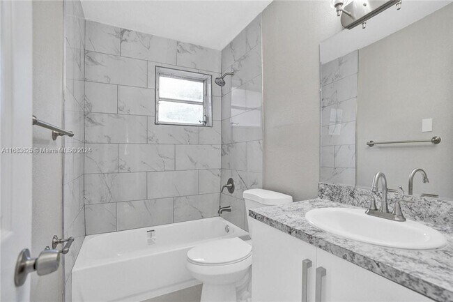 Photo - 6701 Custer St
