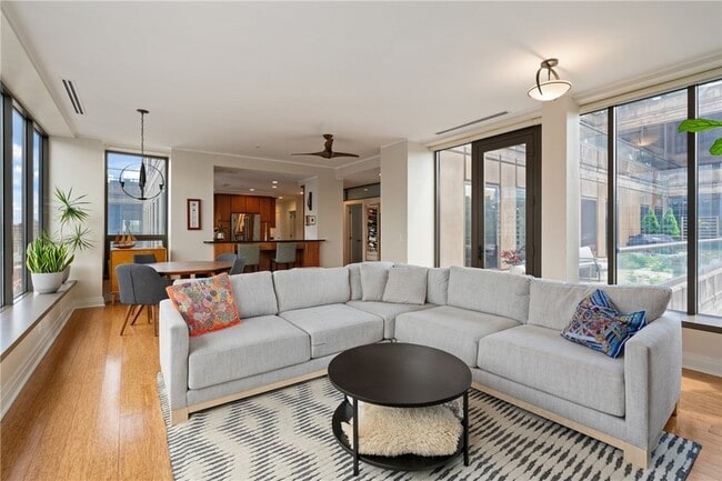 Photo - 151 Fort Pitt Blvd Unit 1703