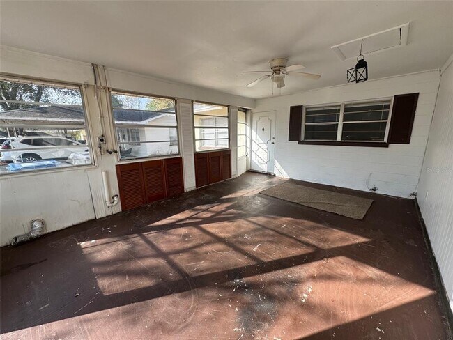 Photo - 4908 21st St W