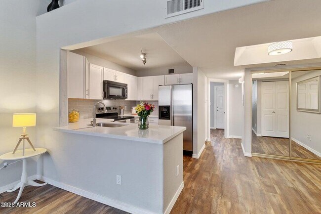 Photo - 1025 E Highland Ave