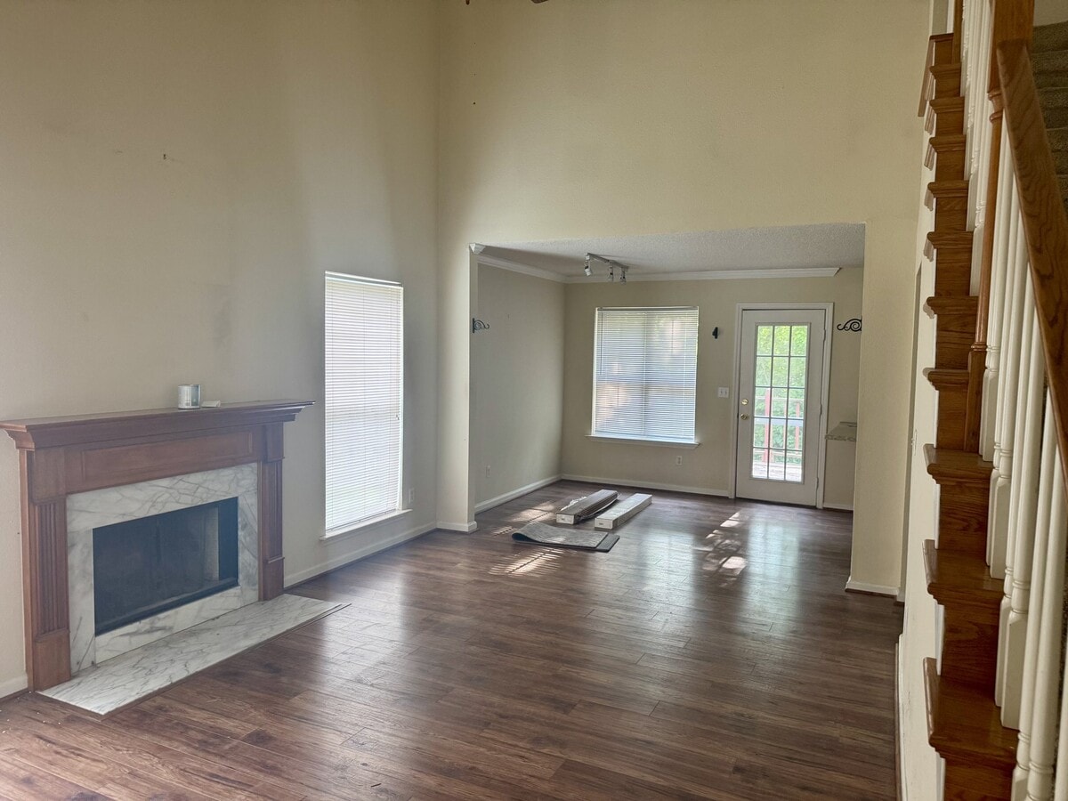 Photo - 2207 Joann Dr