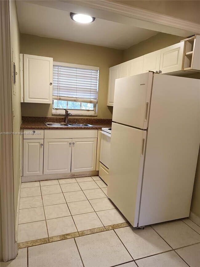 Photo - 1702 McKinley St Unit 3