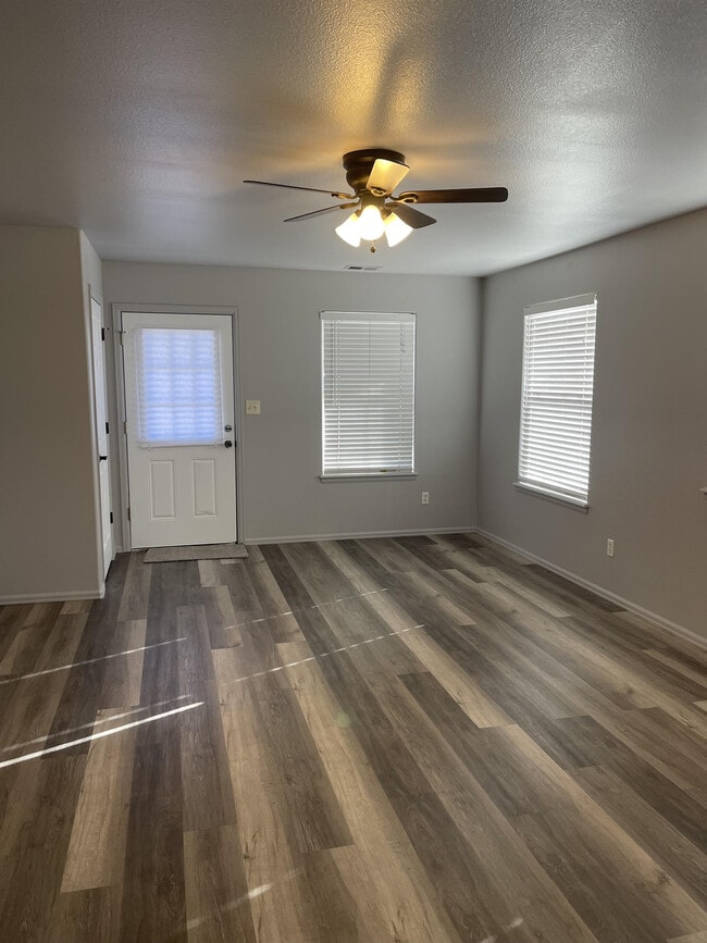 Photo - 2981 Redbud Ct