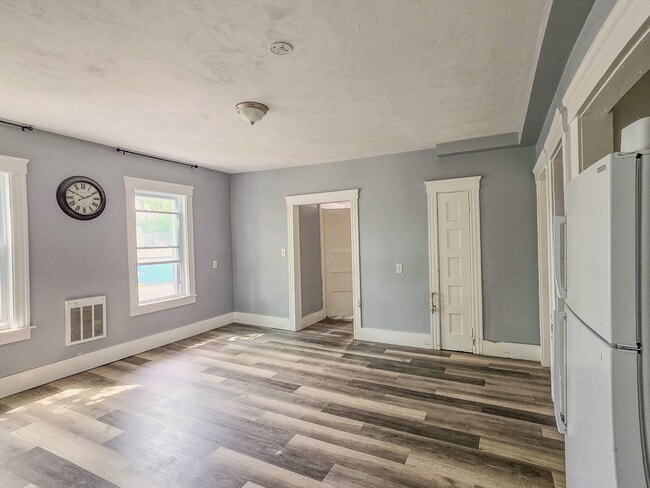 9 Greenwood St Unit 4