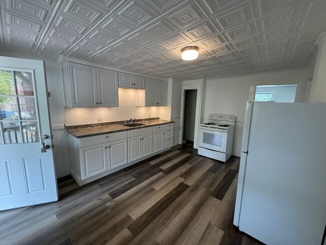 17 Sullivan St