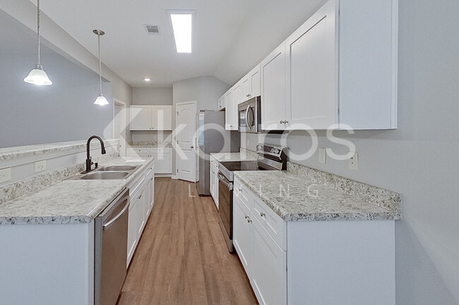 59 Hideaway Ln