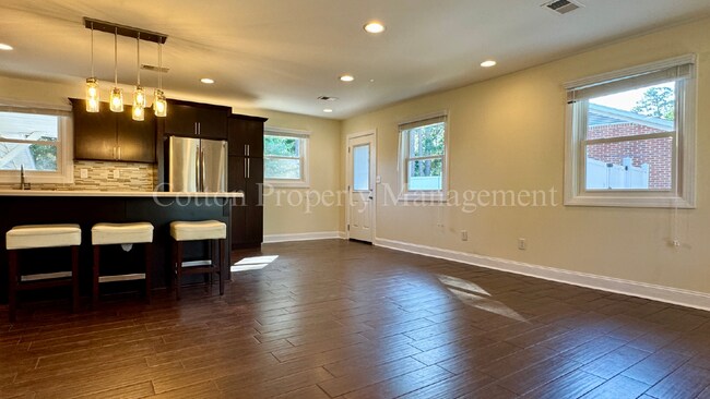 Photo - 366 Lullwater Dr