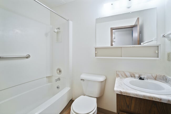 Marquette Highland Apts, LLC