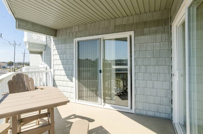 Photo - 1102 N Lumina Ave