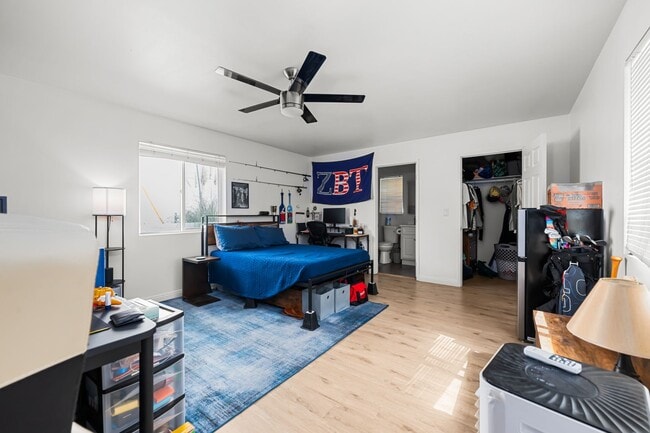 Building Photo - 6180-6182 Mary Ln Dr