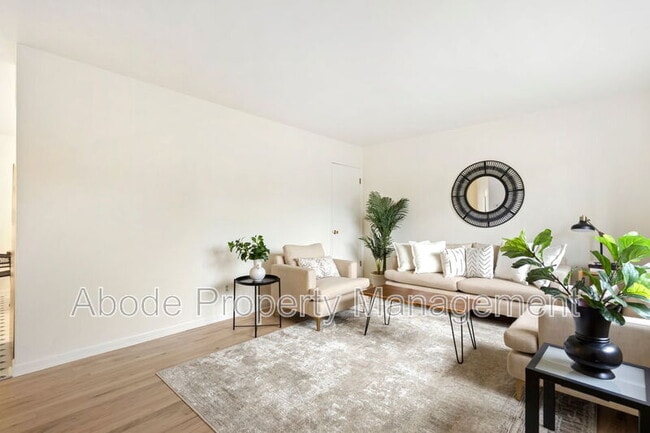 Photo - 328 N Roosevelt Ave