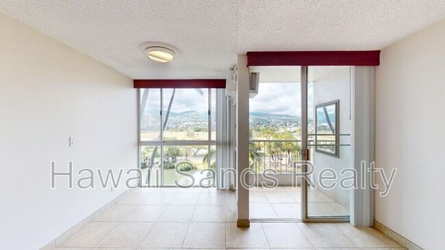 Photo - 2611 Ala Wai Blvd