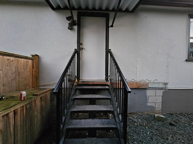 Building Photo - 45723 Lewis Ave