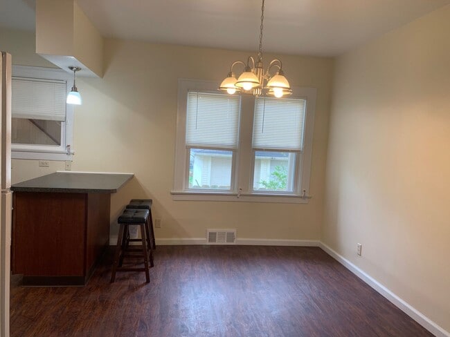 Photo - 131 E Broadway Ave
