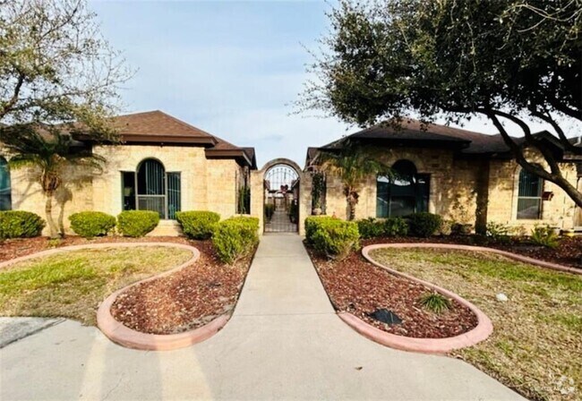 Building Photo - 702 S Logan Dr Unit 3 Rental