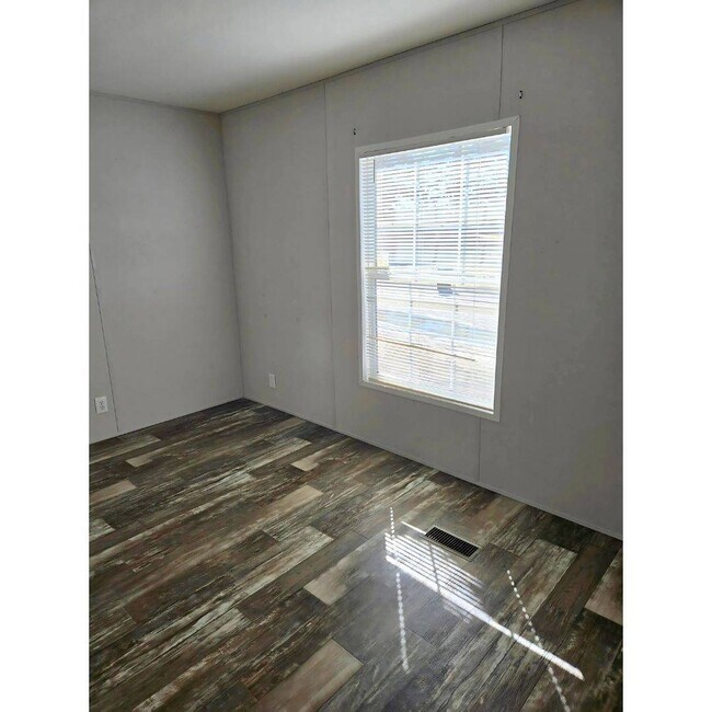 Photo - 1702 Hazel St