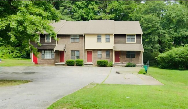 Photo - 140 Meadowbrook Ct Townhome