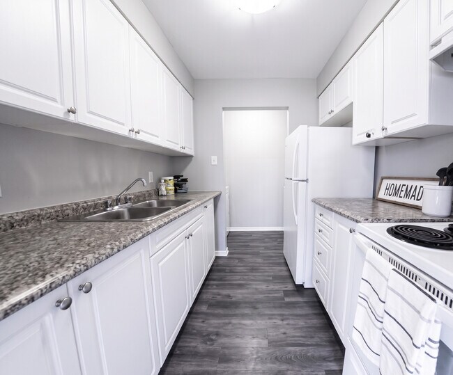Photo - Erb Court Apartments