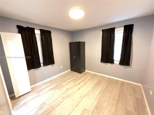 Photo - 385 NW 129th St