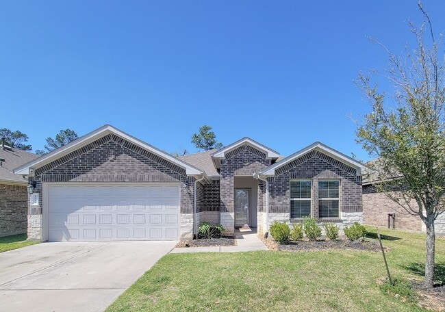 Building Photo - Experience tranquility in this impressive single-story, three-bedroom, two-bath home in Barton Wo...